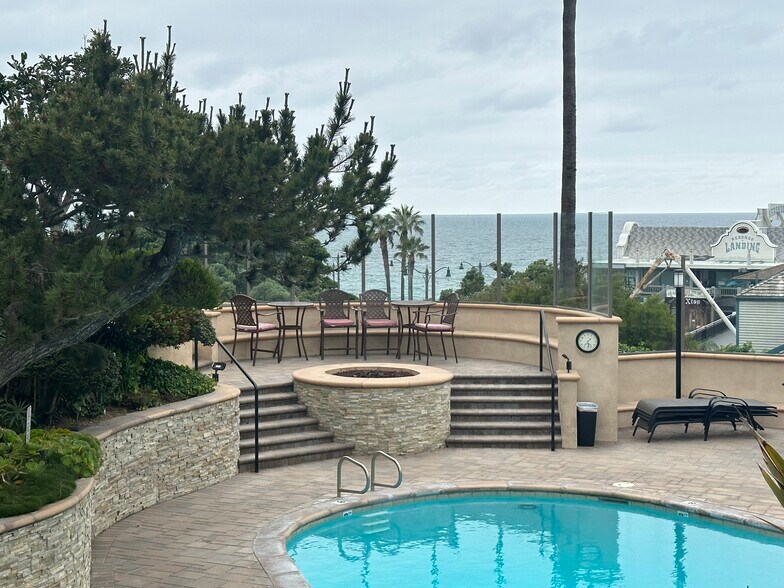 Building Photo - 640 The Village