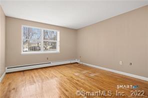 Building Photo - 106 Oakwood Ave