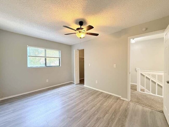 Building Photo - 2820 S Pines Dr