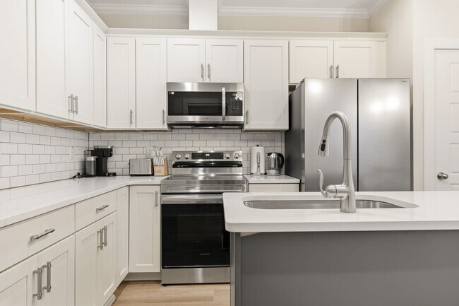 Building Photo - BRAND NEW LUXURY: Furnished 2 Bed/2.5 bath...