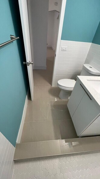 Building Photo - 7821 Byron Ave