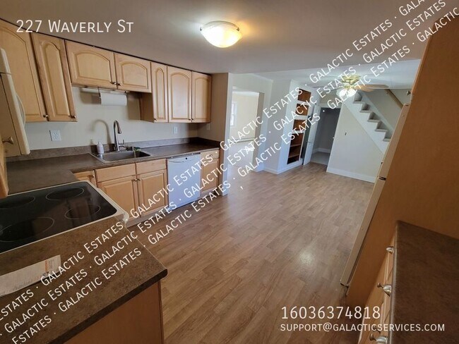 Building Photo - 227 Waverly St