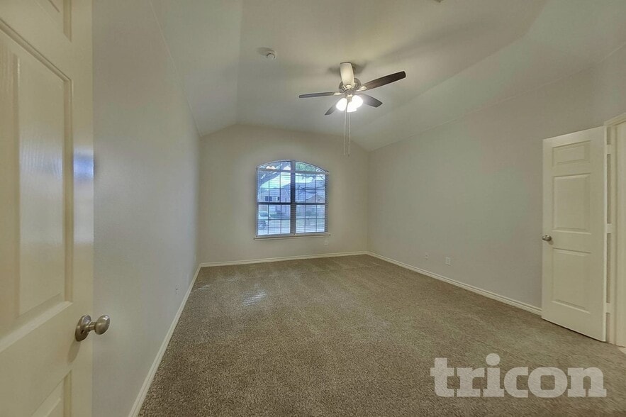 Building Photo - 813 Wolf Trail