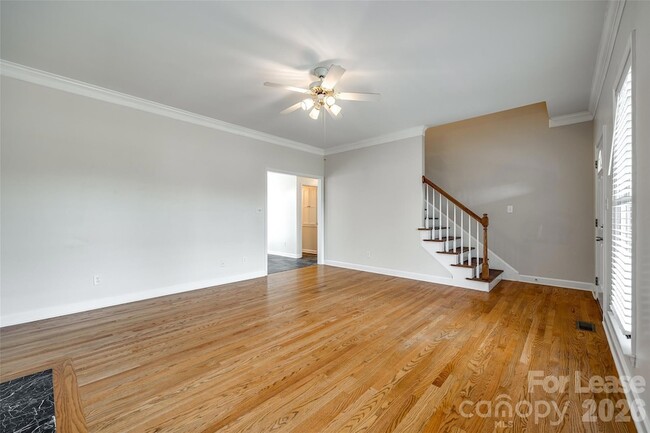 Building Photo - 1739 Old Clay Hill Rd