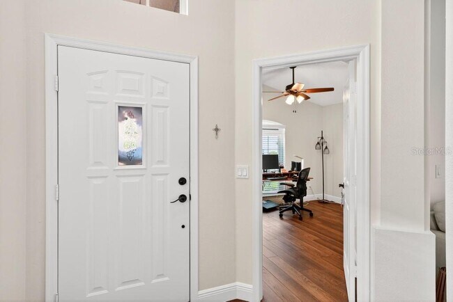 Building Photo - 5477 Glen Oak Pl