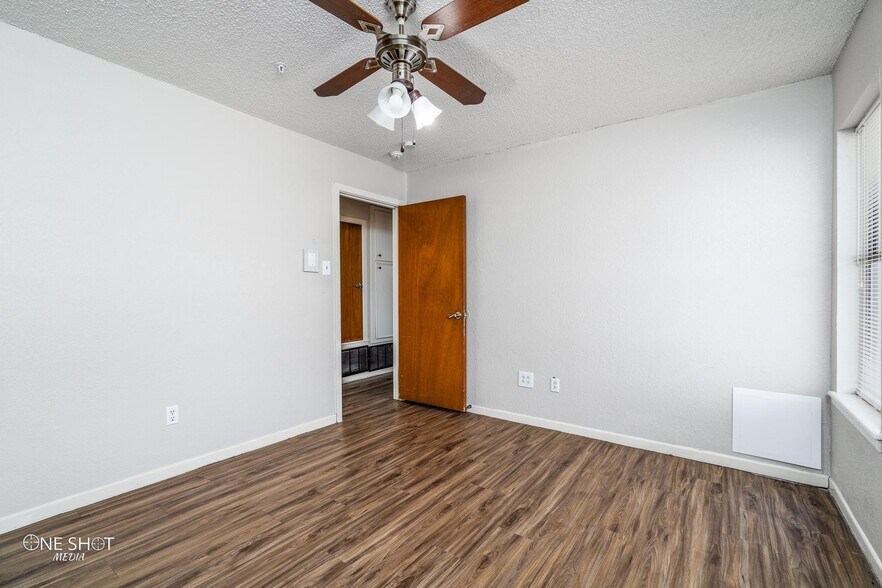 Building Photo - 951 Kenwood Dr
