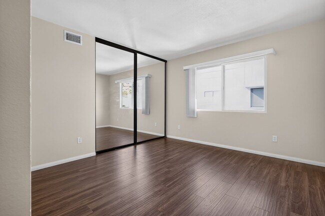 Building Photo - 841 America Way