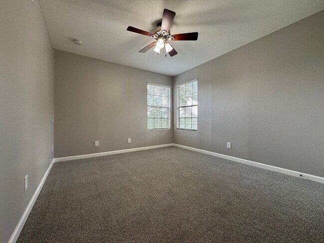 Building Photo - Altamonte Springs Top Floor Condo ~ Gated Waterfront Community ~ Must See!