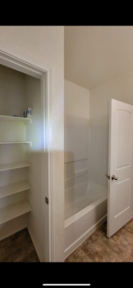 Building Photo - 13126 Piper Sonoma