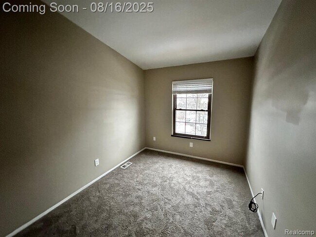 Building Photo - 39975 Crosswinds Rd