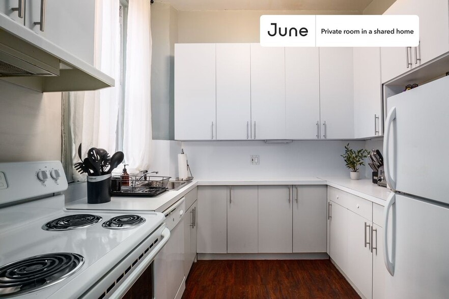 Building Photo - Room in Shared 4 bed/1 bath home in Chelsea
