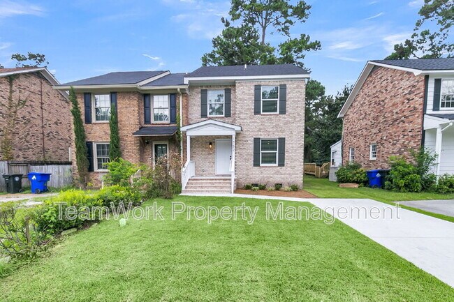 Building Photo - 1752 Skinner Ave