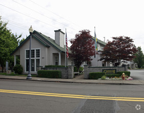 Building Photo - Gresham Central