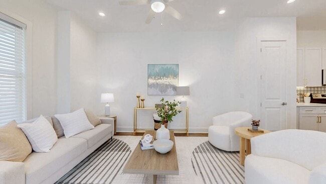 Building Photo - Sleek 3BR Stunner Near Historic Downtown Franklin