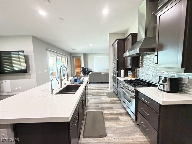 Building Photo - 8480 Warbonnet Way