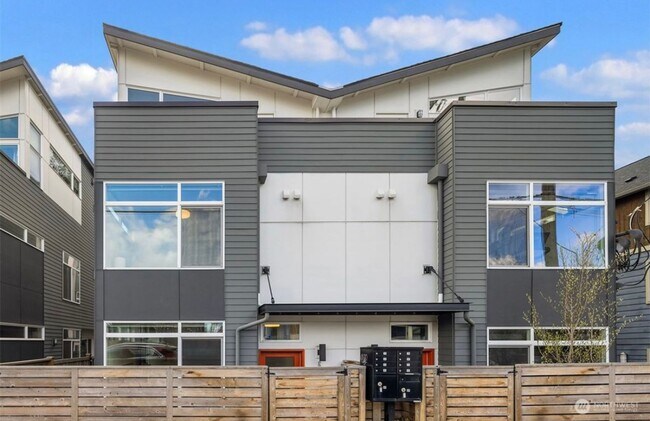 Building Photo - Welcome Home 3 bd 2.5 ba - Georgetown Town...