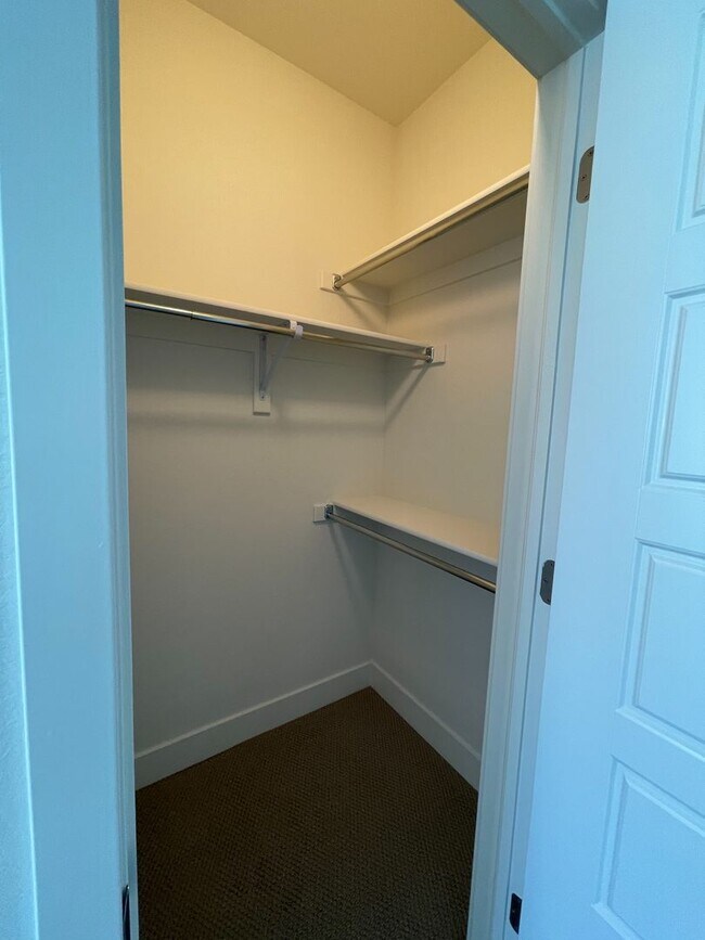 Building Photo - 3bed/3.5bath Townhouse in Downtown Superior - Available August!