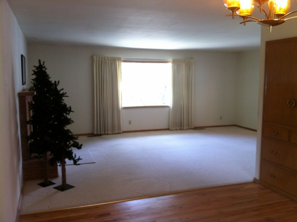 Building Photo - 1010 NE Duncan Ln