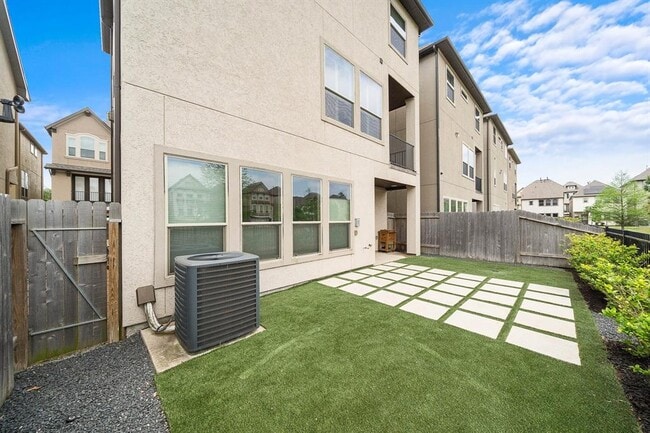 Building Photo - 10812 Kyler Oaks Pl