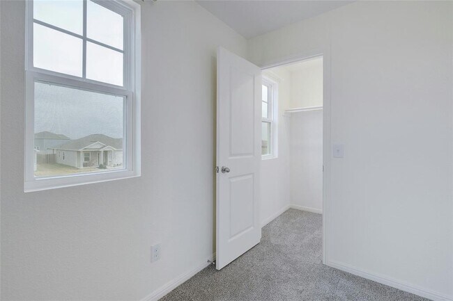 Building Photo - 140 Satsuma Ln