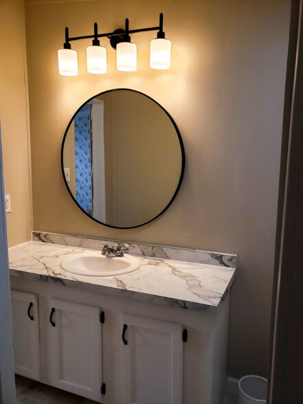 Building Photo - 3738 Vickery Dr