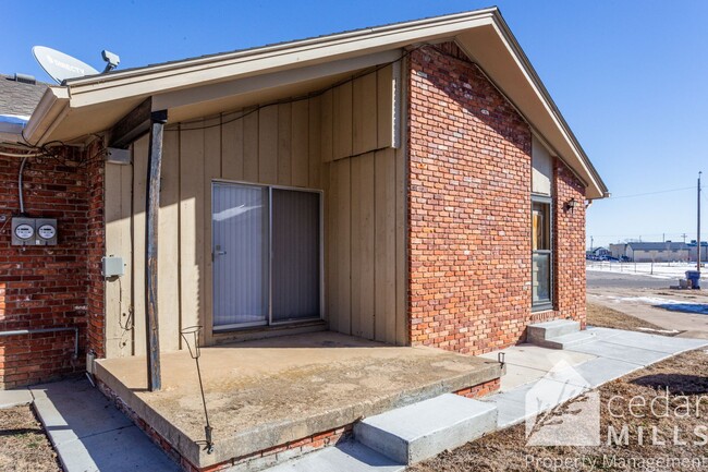 Building Photo - West Side 2 Bedroom with a Basement!