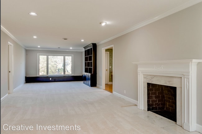 Building Photo - 4 br, 3 bath House - 2817 White Oak Drive