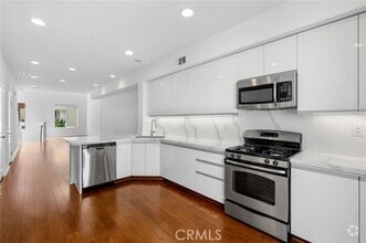 Building Photo - 561 Rockefeller