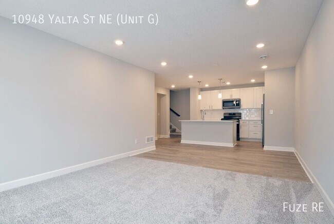 Building Photo - 10948 Yalta St NE