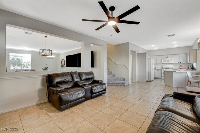 Building Photo - 10988 Salernes St