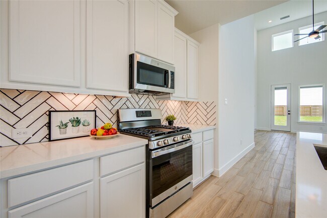 Building Photo - 21803 Fitzroy Mnr Ln