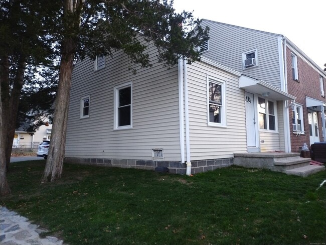 Building Photo - 48 Dupont Pl