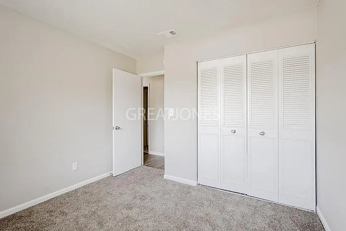 Building Photo - 6 Hitching Post Ct