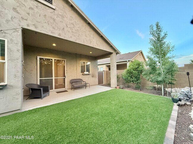 Building Photo - 5768 N Thornberry Dr