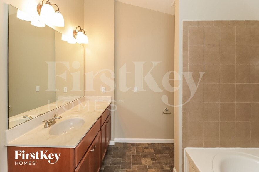 Building Photo - 5575 Appaloosa Cir