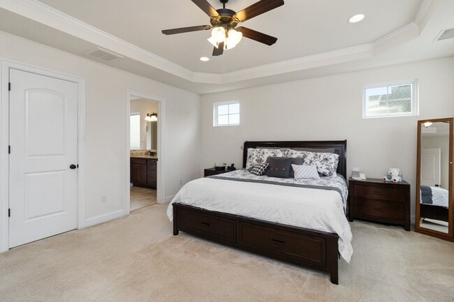 Building Photo - 5 Bedroom 3.5 bath home in Hickory Landing