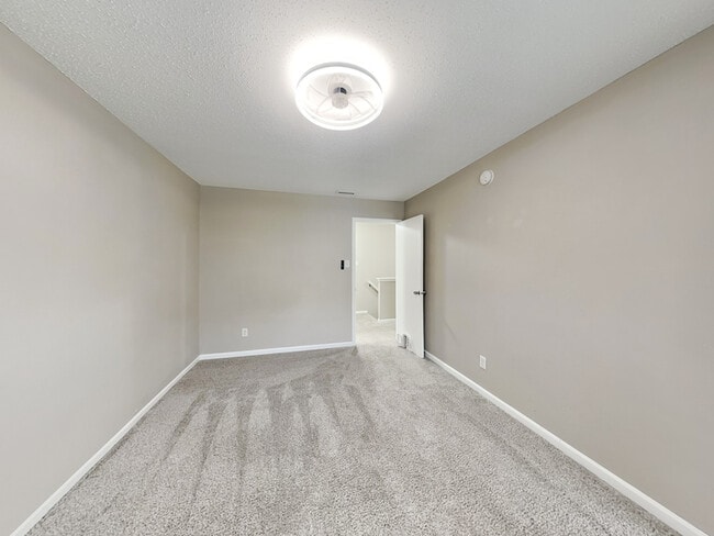 Building Photo - 8147 Retreat Ln