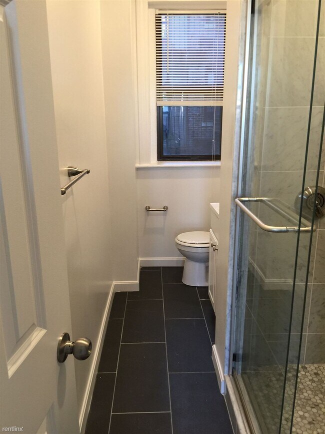 Building Photo - 2 br, 1 bath  - 19 Peterborough St Apt 17A