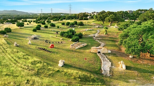 Building Photo - 143 Maravillas