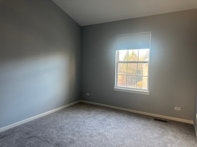 Building Photo - 2449 Stonegate Rd