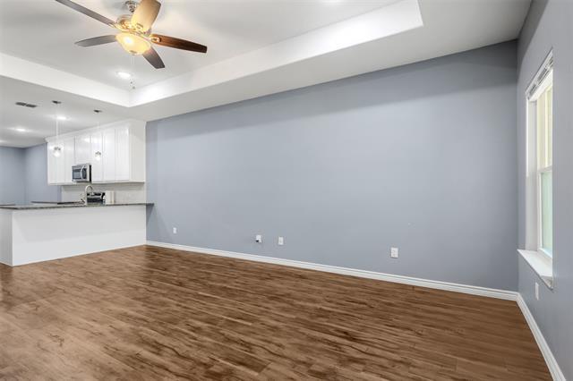 Building Photo - 652 River Garden Dr