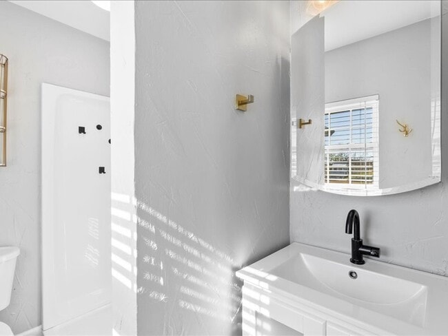 Building Photo - 3119 Belz Rd