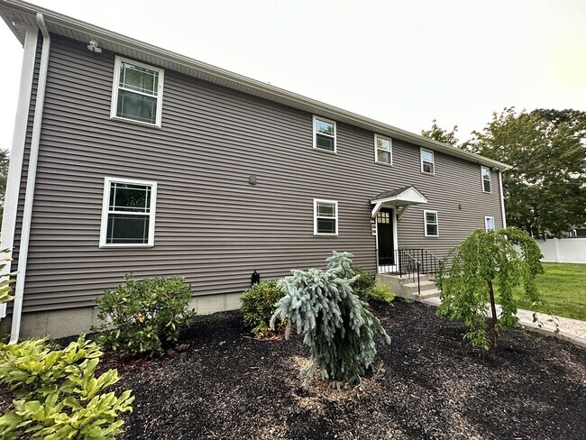 Building Photo - James Apt