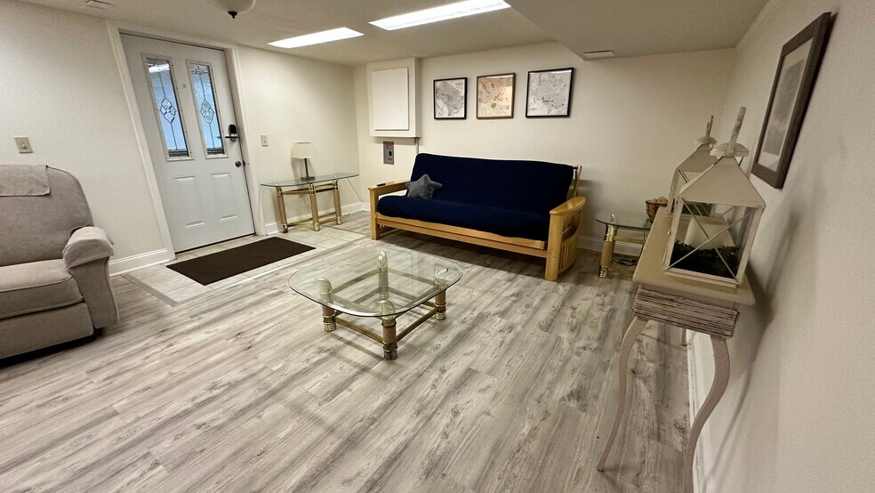 Primary Photo - 11423 Schuylkill Rd