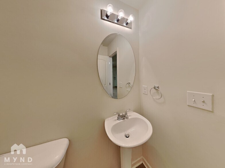 Building Photo - 2544 Piering Dr