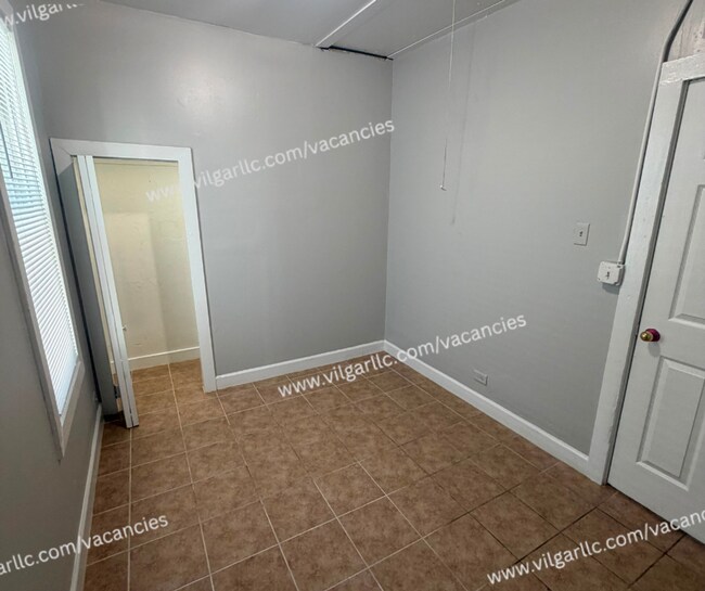 Building Photo - 5634 Claude Ave