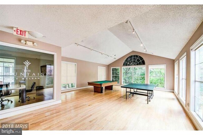 Building Photo - 1524 Lincoln Way