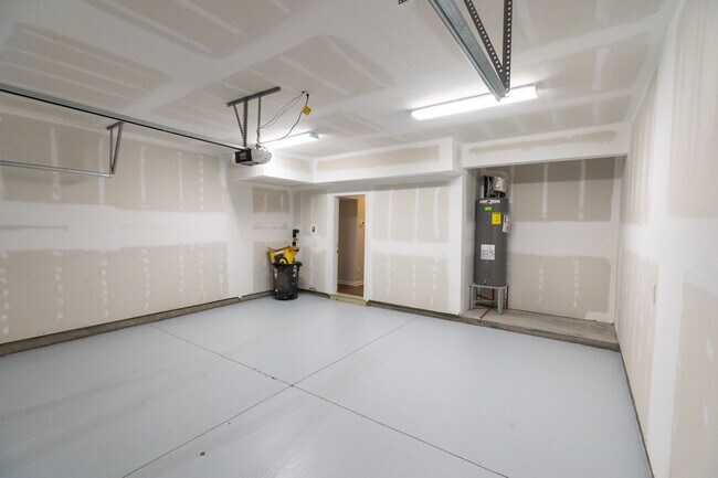 Building Photo - New Townhome