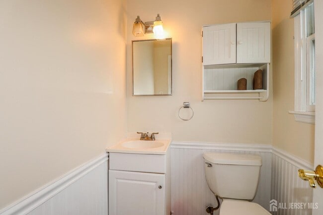Building Photo - 5 Timothy Ct