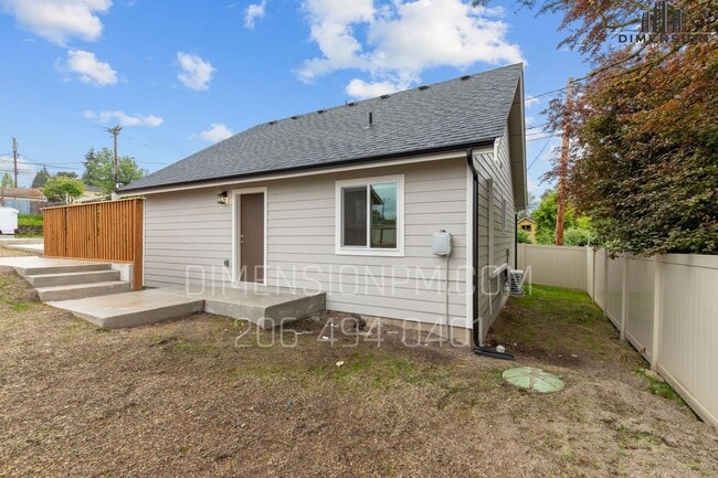 Building Photo - 3602 E T St